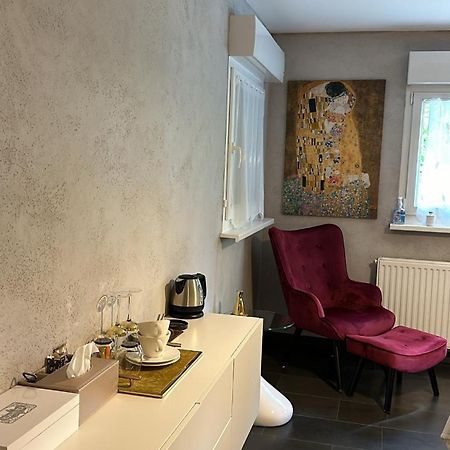 Chambre Privative Au Rez De Jardin Dans Villa Ла-Ванзено Экстерьер фото
